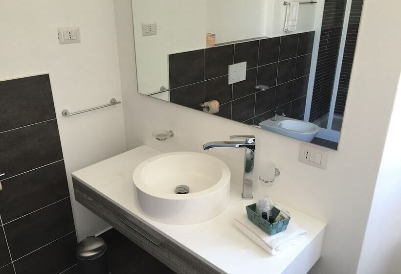 经典套房, Trieste