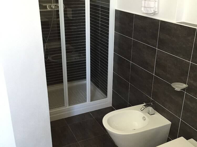 经典套房, Trieste