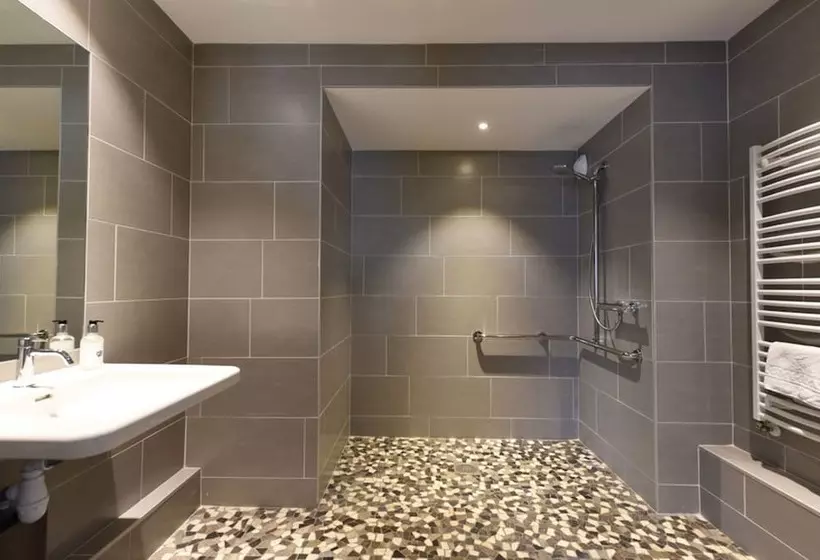 Standard Trippelrum, Hôtel Valpré
