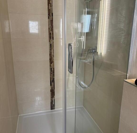 スタンダードルーム, Zu Den Burgen