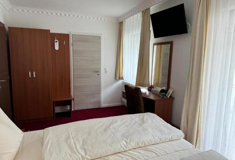 חדר סטנדרט, Zu Den Burgen