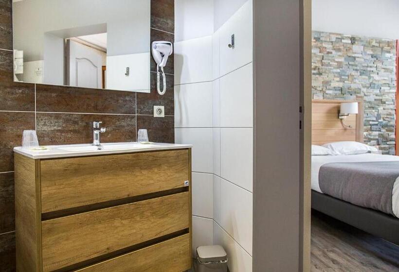 Классический Номер, Logis Hotel Erreguina