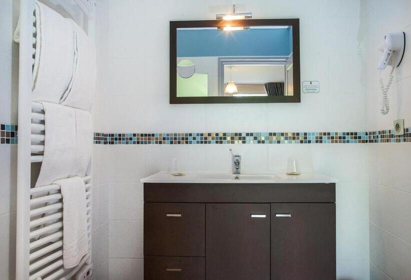 חדר קומפורט, Logis Hotel Erreguina