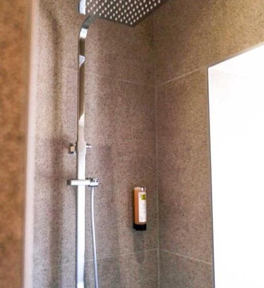 סטודיו סטנדרט עם מרפסת, Logis Hotel Erreguina