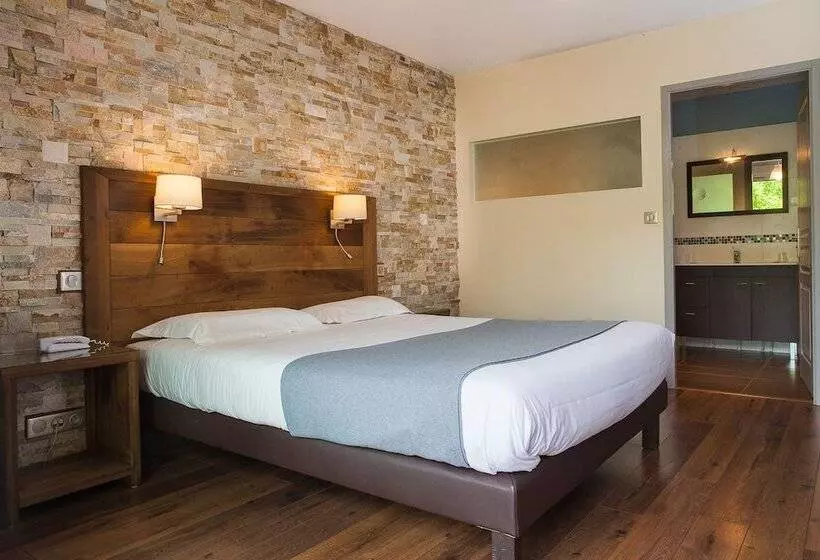 コンフォートルーム, Logis Hotel Erreguina