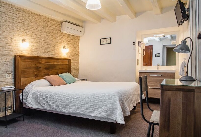 חדר אקונומי, Logis Hotel Erreguina