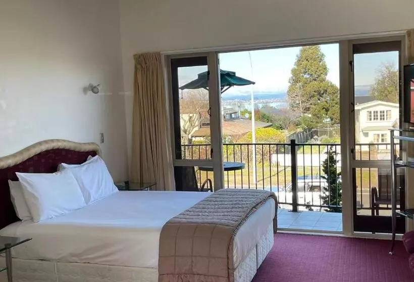 エクゼクティブワンルーム, Chantillys Motor Lodge
