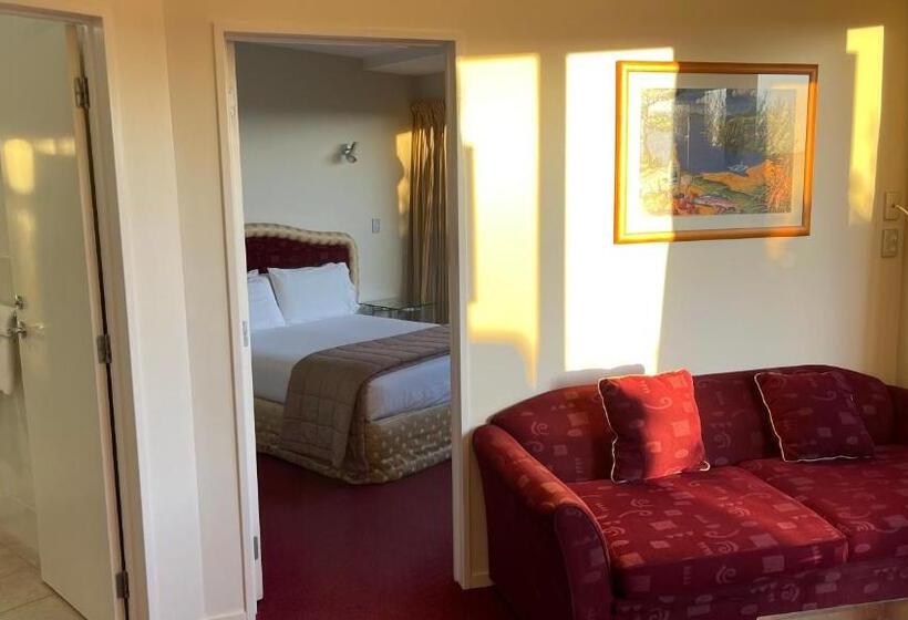 Люкс 2 Спальни, Chantillys Motor Lodge