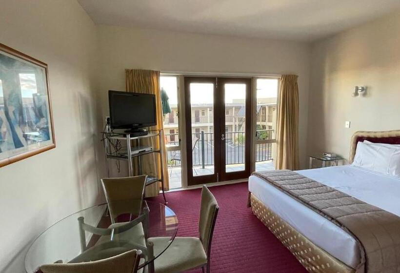 标准工作室, Chantillys Motor Lodge