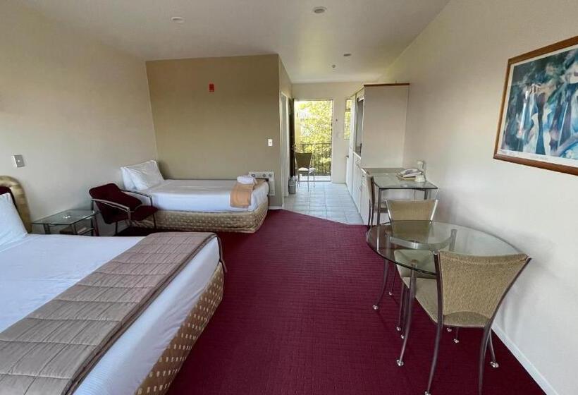 标准工作室, Chantillys Motor Lodge