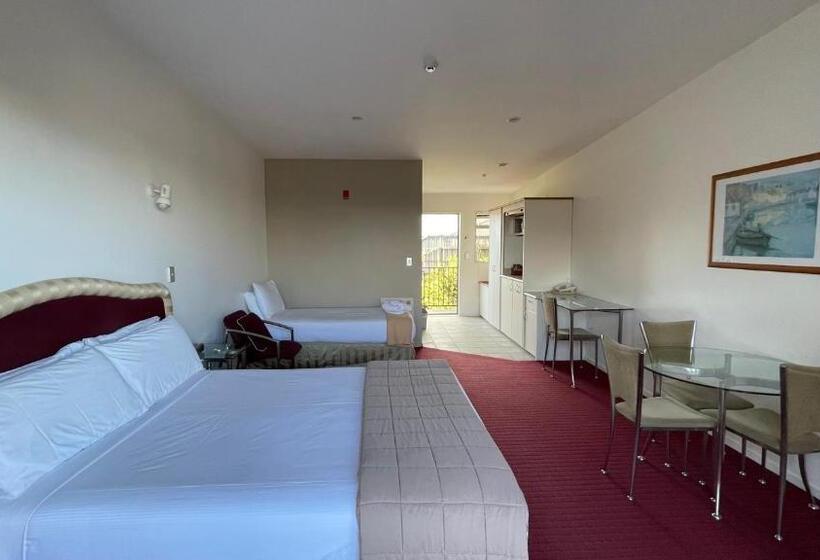 标准工作室, Chantillys Motor Lodge