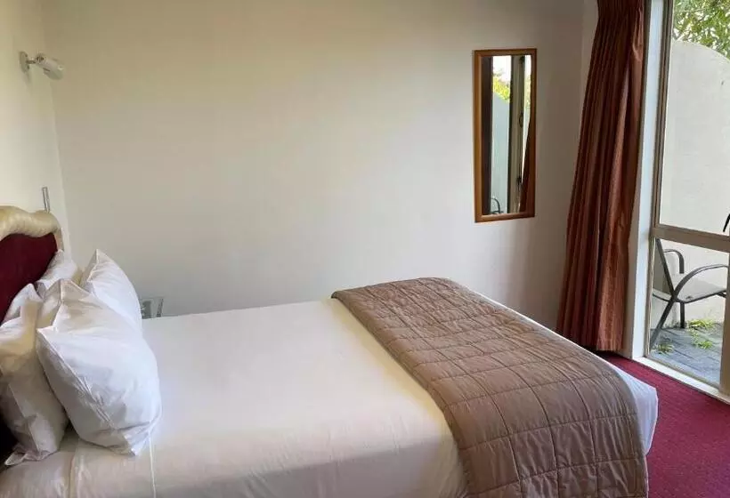 ２ベッドルームアパートメント, Chantillys Motor Lodge