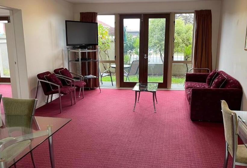 带2个卧室的公寓, Chantillys Motor Lodge