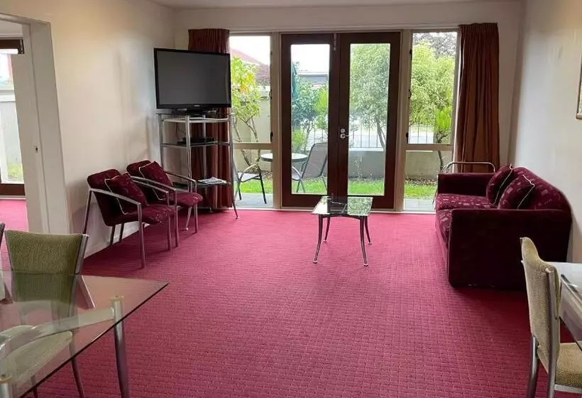 ２ベッドルームアパートメント, Chantillys Motor Lodge