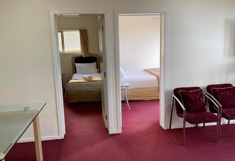 带2个卧室的公寓, Chantillys Motor Lodge