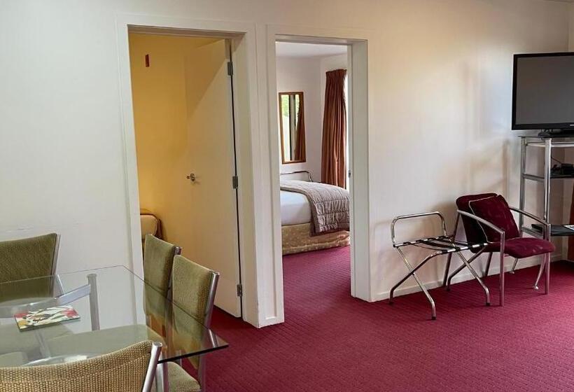 带2个卧室的公寓, Chantillys Motor Lodge