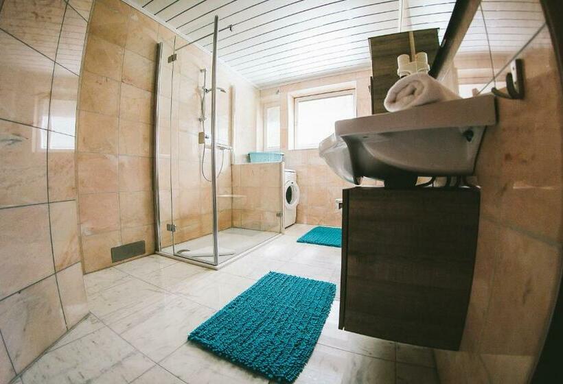 Апартаменты 3 Спальни, Apartments Margarethenbad