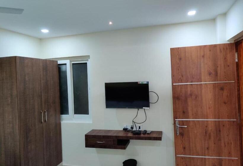 스탠다드 룸, Joyce