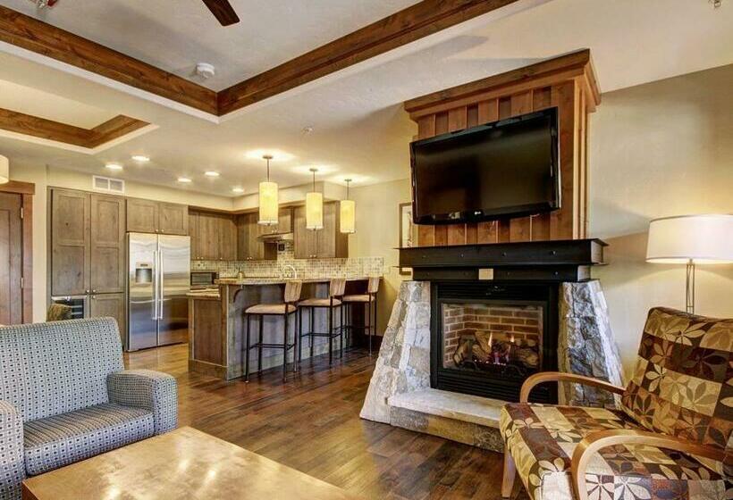 Апартаменты 1 Спальня, One Ski Hill Place