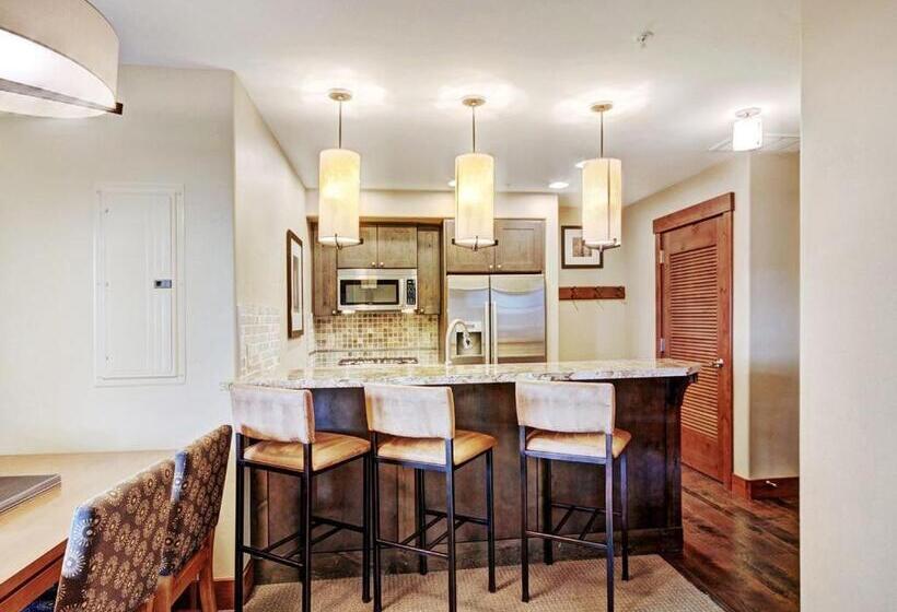 Апартаменты 1 Спальня, One Ski Hill Place