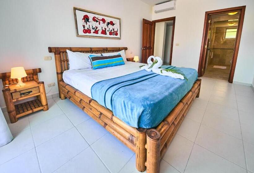 آپارتمان 1 خوابه با چشمانداز استخر, Las Terrazas Condo Punta Cana Beach Los Corales Village