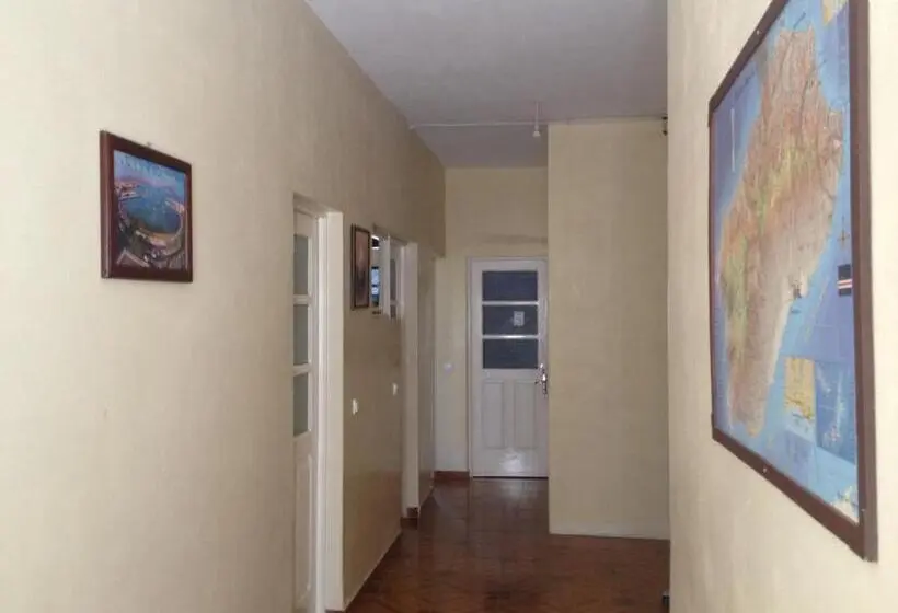 اتاق استاندارد سه نفره, Sissi's B&b