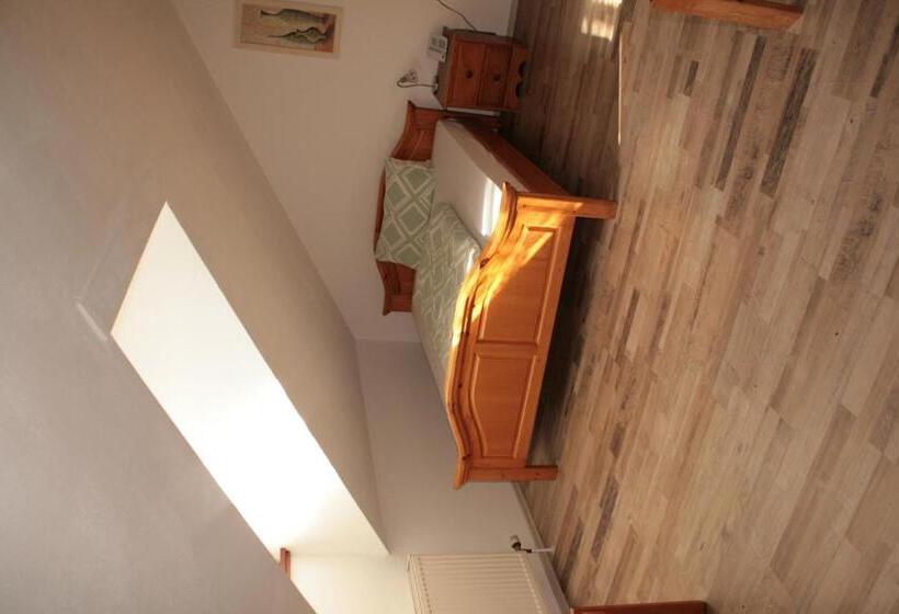 חדר סטנדרט יחיד, Waldpension Jagerstuberl