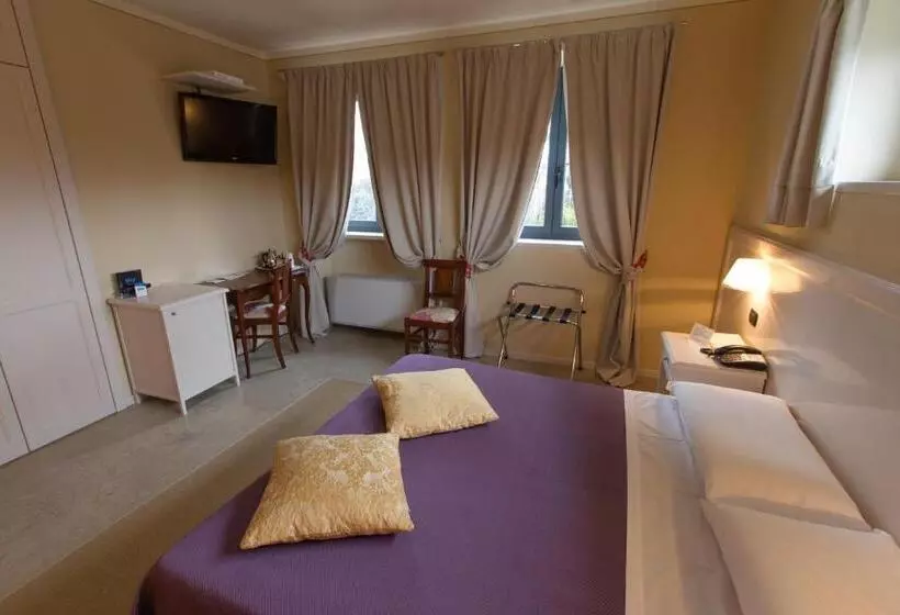 Standard Kolmen Hengen Huone, Albergo Della Ceramica