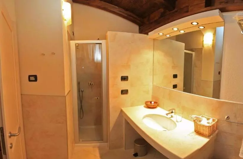 Standard Yhden Hengen Huone, Albergo Della Ceramica