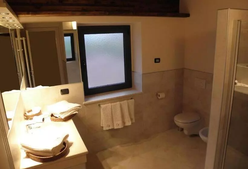 Standard Neljän Hengen Huone, Albergo Della Ceramica