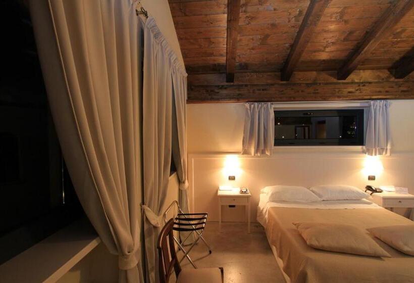 Четырехместный Номер Стандарт, Albergo Della Ceramica