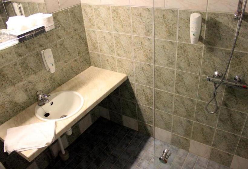 스탠다드 룸, Alexander