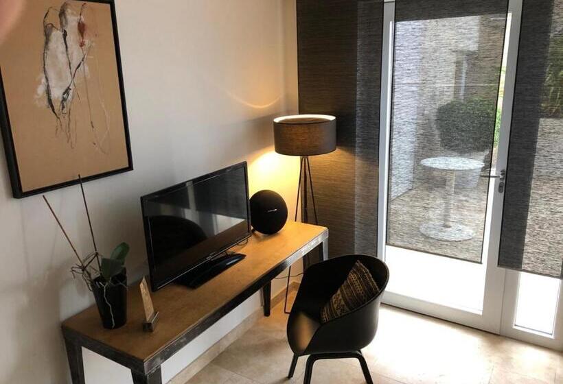 חדר סטנדרט, Aux 13 Arches