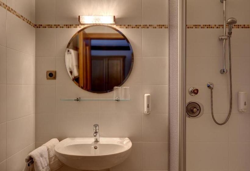 标准间, Burgfrieden