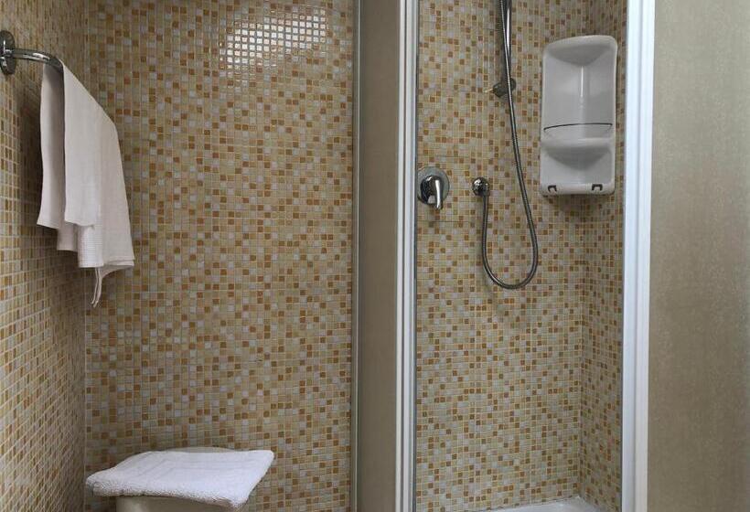 Quarto Estandar Individual, Eden