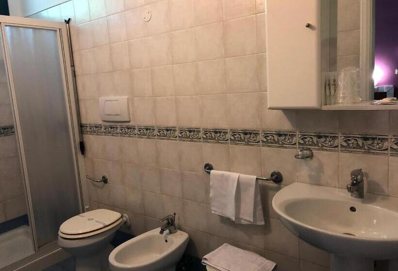 Quarto Estandar, Eden