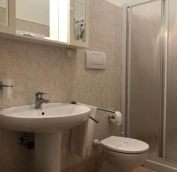 Quarto Triplo Standart, Eden