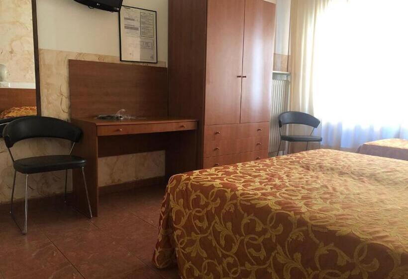 Quarto Triplo Standart, Eden