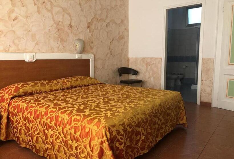 Quarto Triplo Standart, Eden