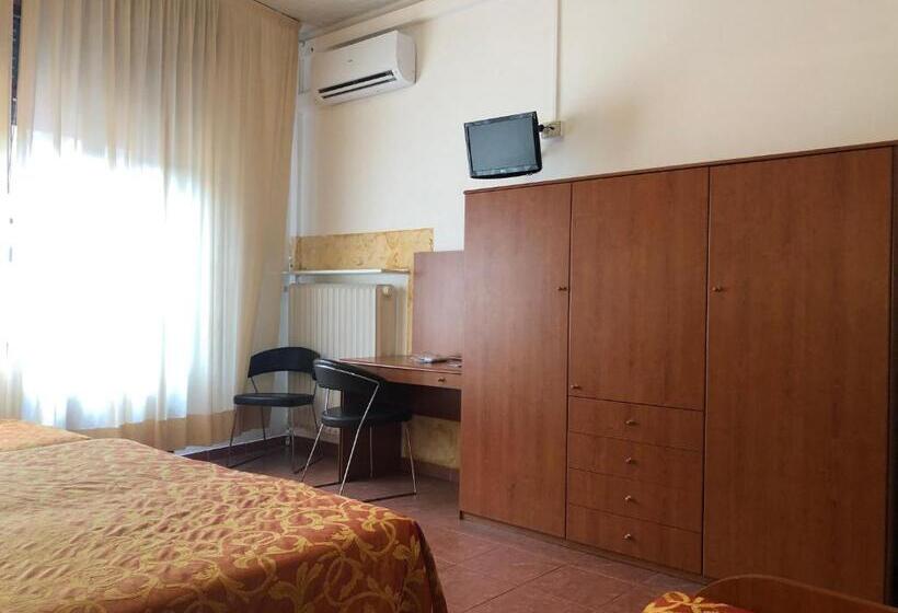 Quarto Quádruplo Standard, Eden