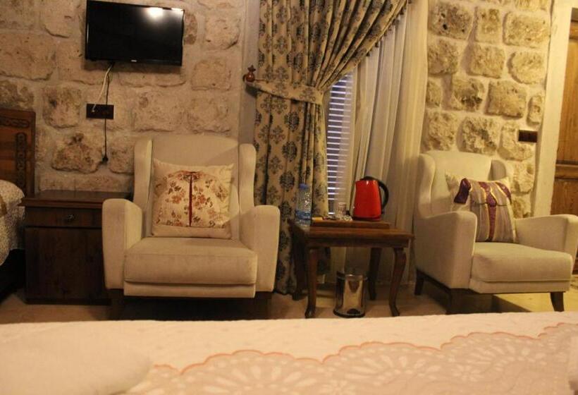 デラックストリプルルーム, Guzide Cave