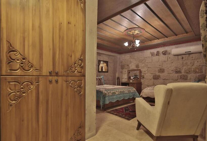 デラックストリプルルーム, Guzide Cave