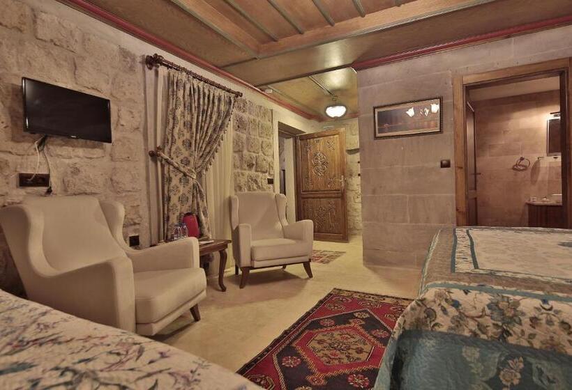 デラックストリプルルーム, Guzide Cave