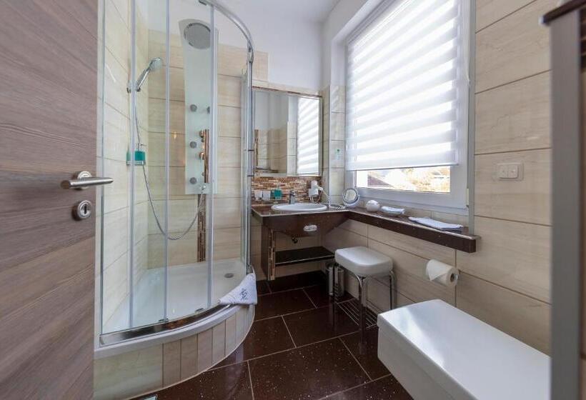 Номер Superior, Höhn