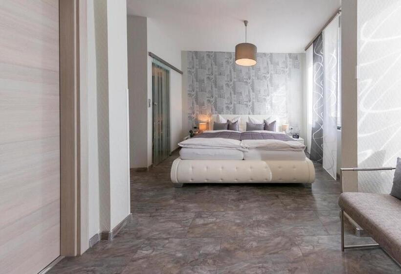 Номер Superior, Höhn