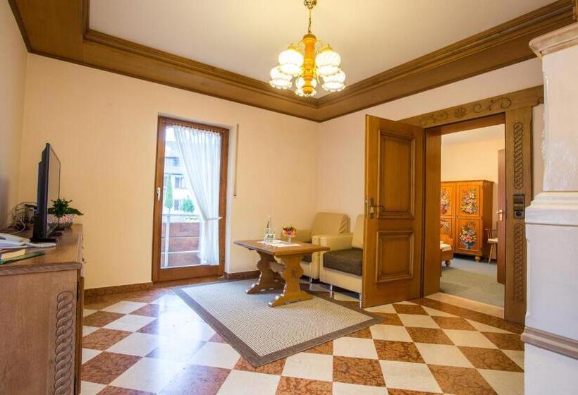 Suíte Familiar, Hirsch