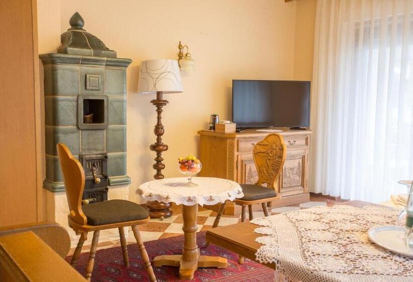 Suíte Familiar, Hirsch