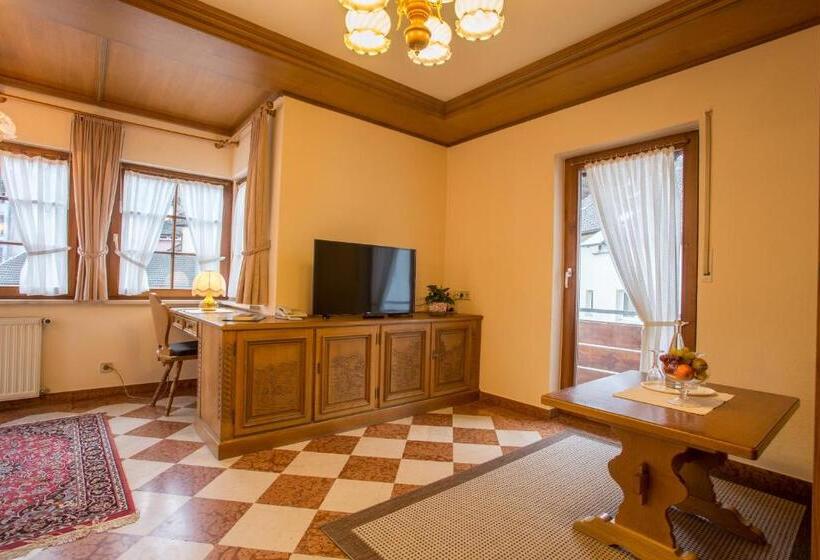 Suíte Familiar, Hirsch