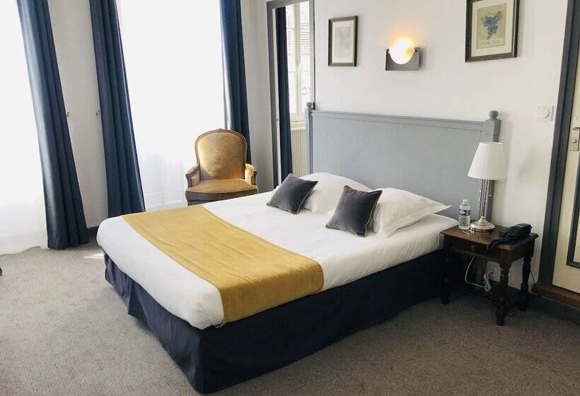 غرفة قياسية ثلاثية, Hostellerie Du Val D Or