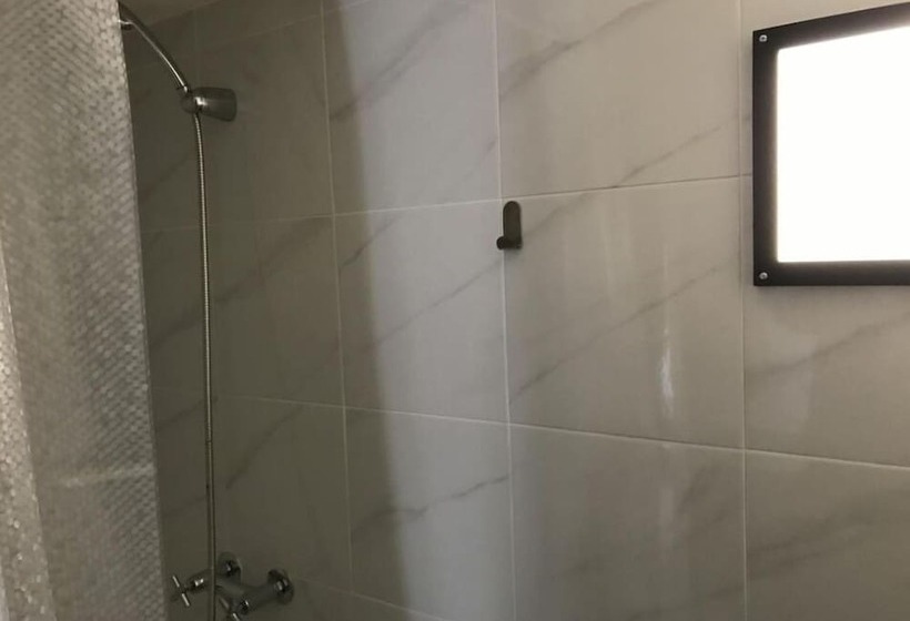 Номер Стандарт, Hôtel Moderne